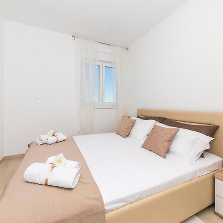 2 Bedroom Amazing Apartment In トロギール エクステリア 写真